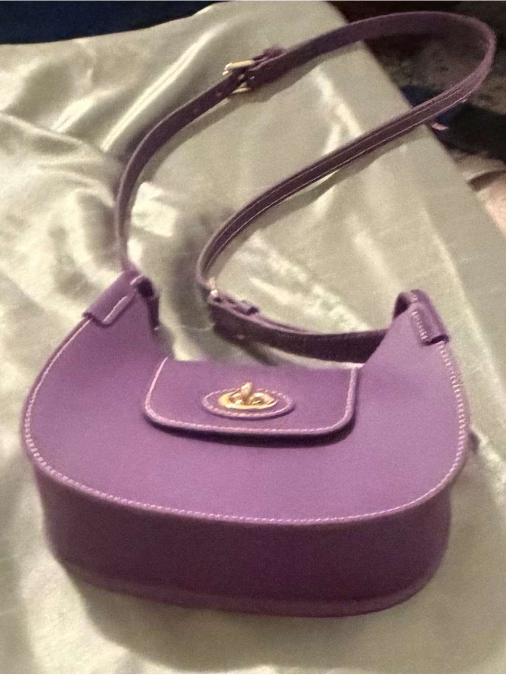 Dooney & Bourke Purple Leather Shoulder Bag with Turn-Lock - Picture 2 of 5
